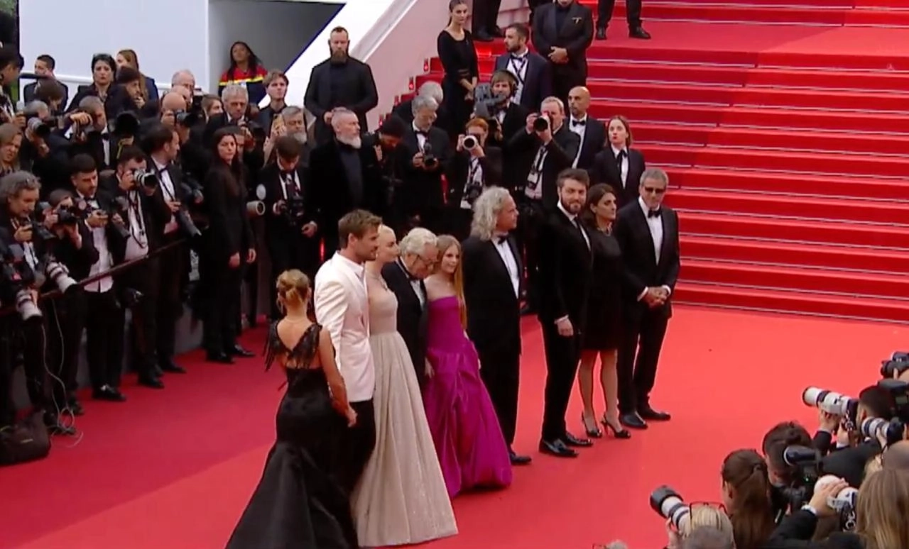 Festival de Cannes 2024 : George Miller et son équipe enflamment le tapis rouge 