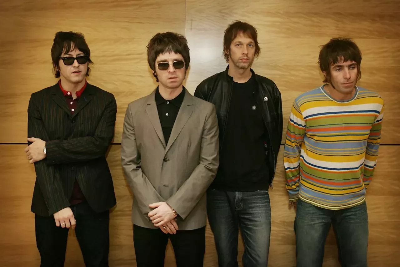 1426637-membres-du-groupe-de-rock-anglais-oasis-a-hong-kong-en-chine-en-fevrier-2006.webp