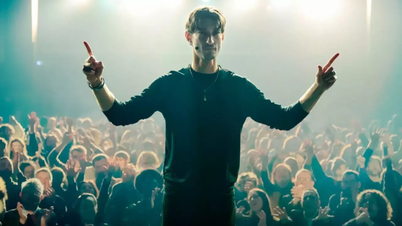 Première image de Pierre Niney dans 