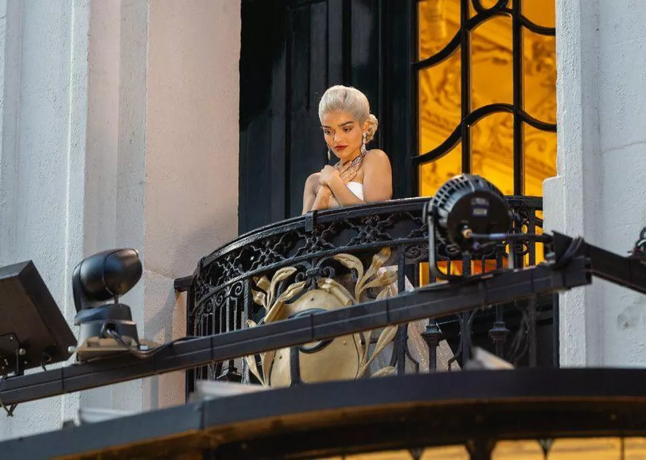 Rachel Zegler devrait incarner Gloria Estefan dans "On Your Feet"