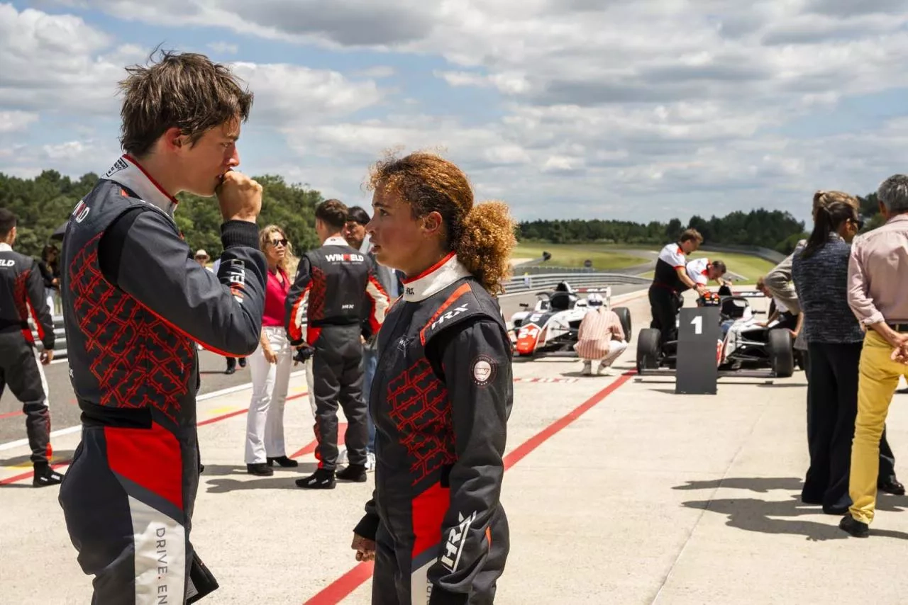Image de l'article Rapide : Paola Locatelli prend le volant dans un film de F1