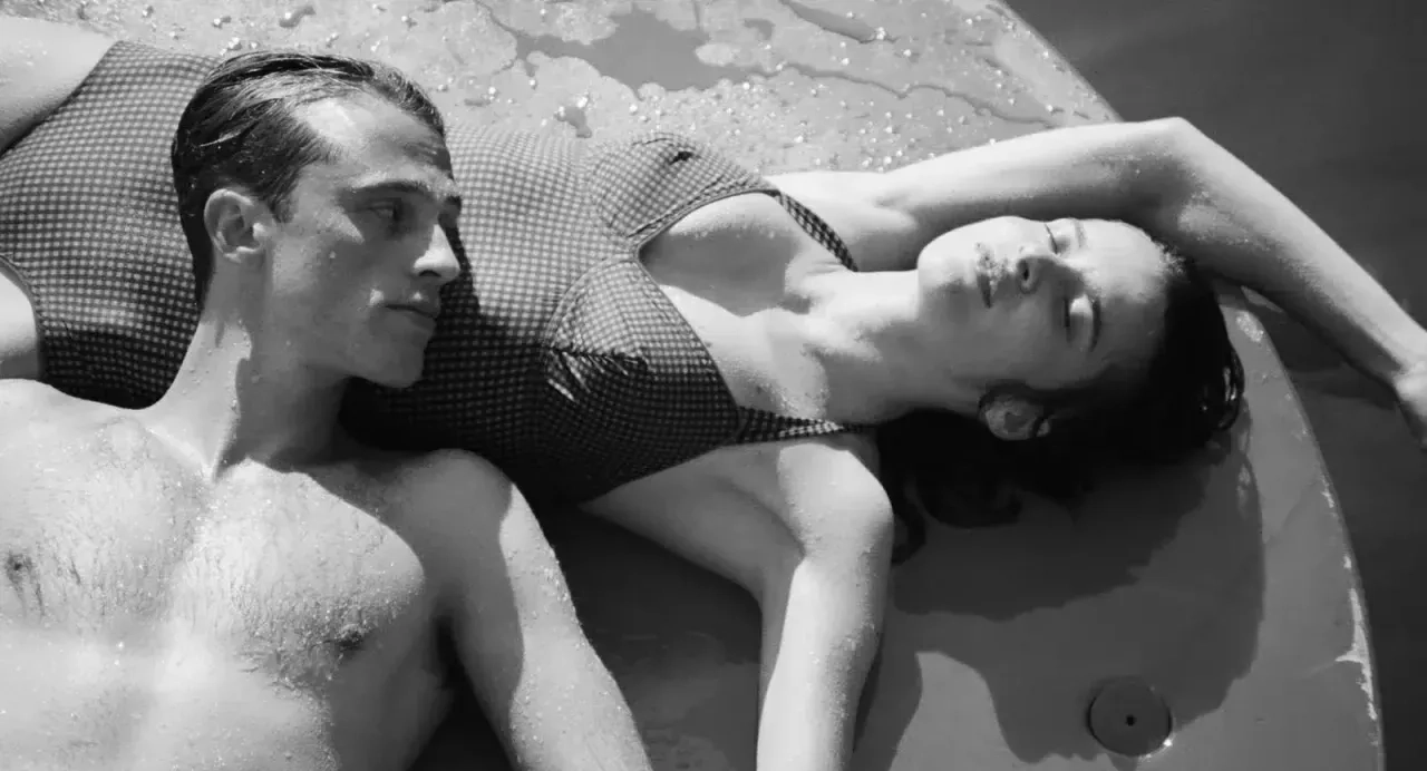 Image de l'article François Ozon dévoile la bande-annonce de "L’Étranger", son adaptation d’Albert Camus
