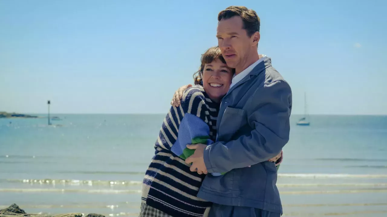 "La Guerre des Rose" : Olivia Colman et Benedict Cumberbatch s’affrontent dans un remake explosif