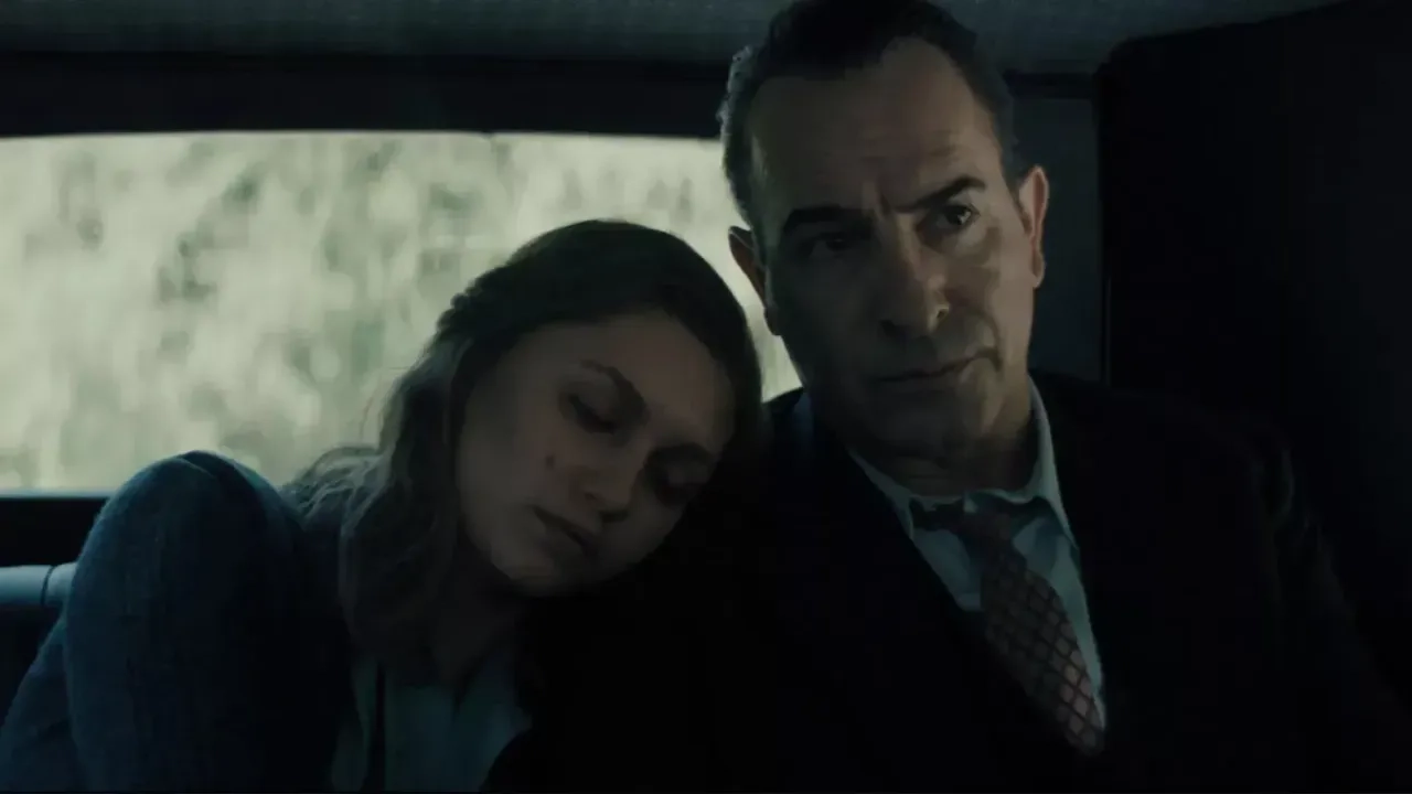 Les Rayons et les Ombres : Jean Dujardin incarne une France en crise