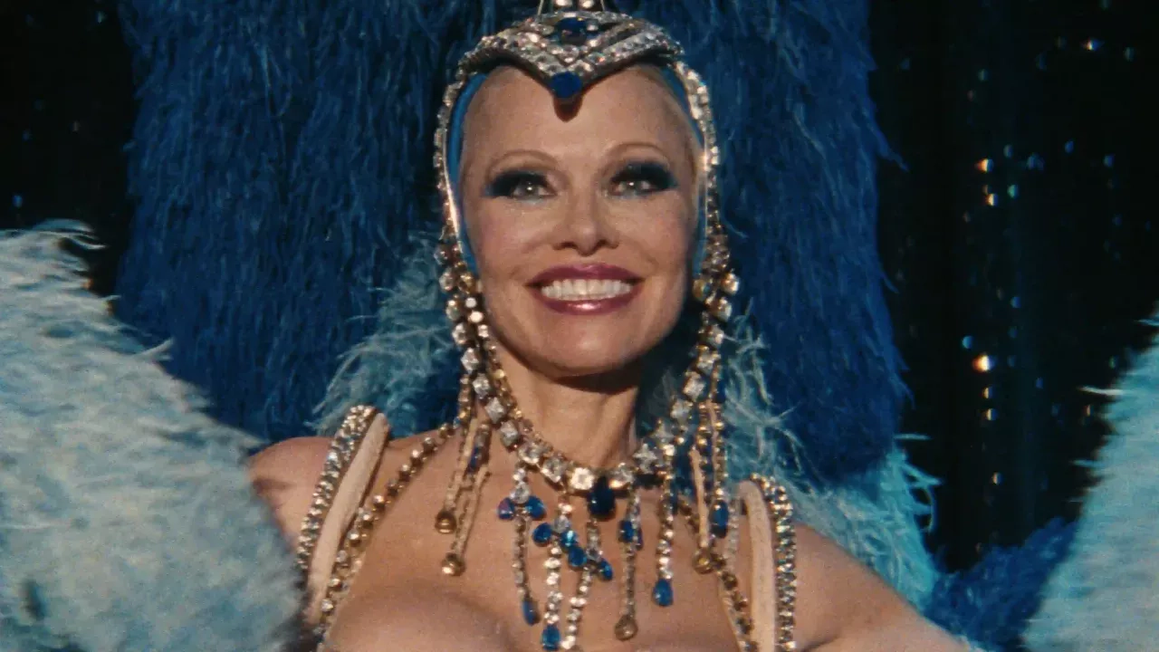 Image de l'article The Last Showgirl : Pamela Anderson éblouit dans le drame de Gia Coppola