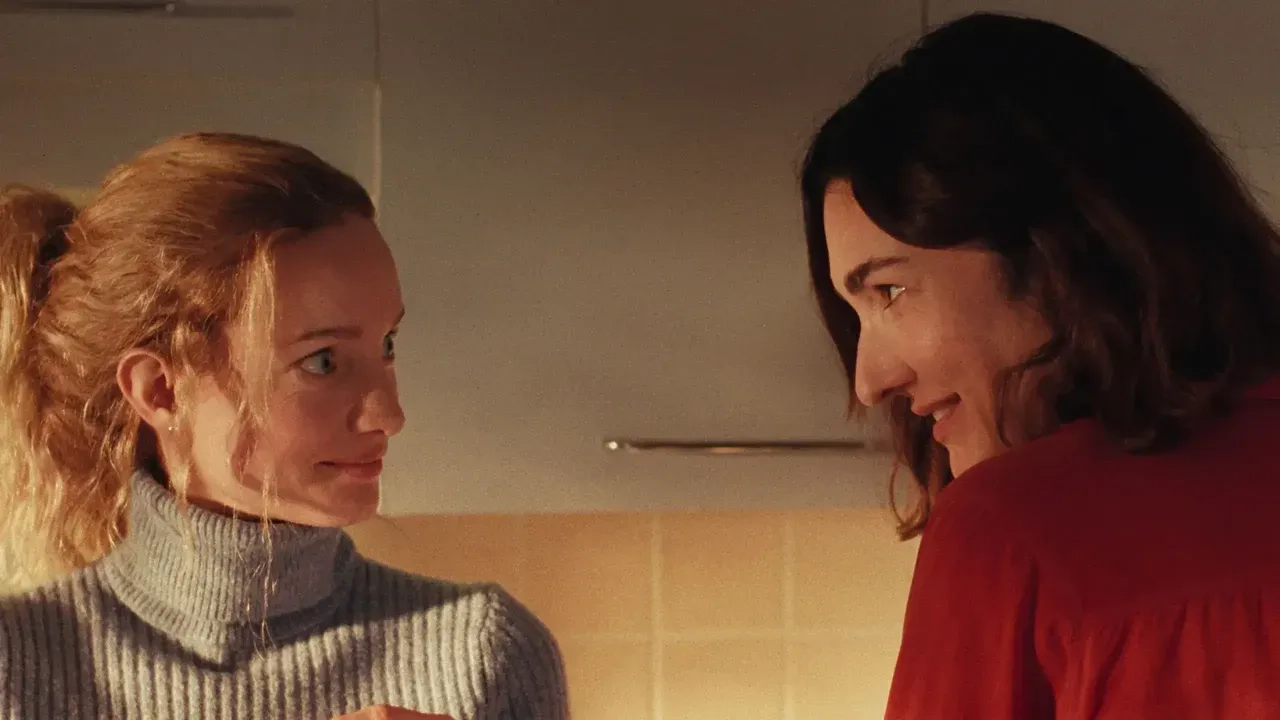 Deux femmes et quelques hommes : le couple à l’épreuve du désir