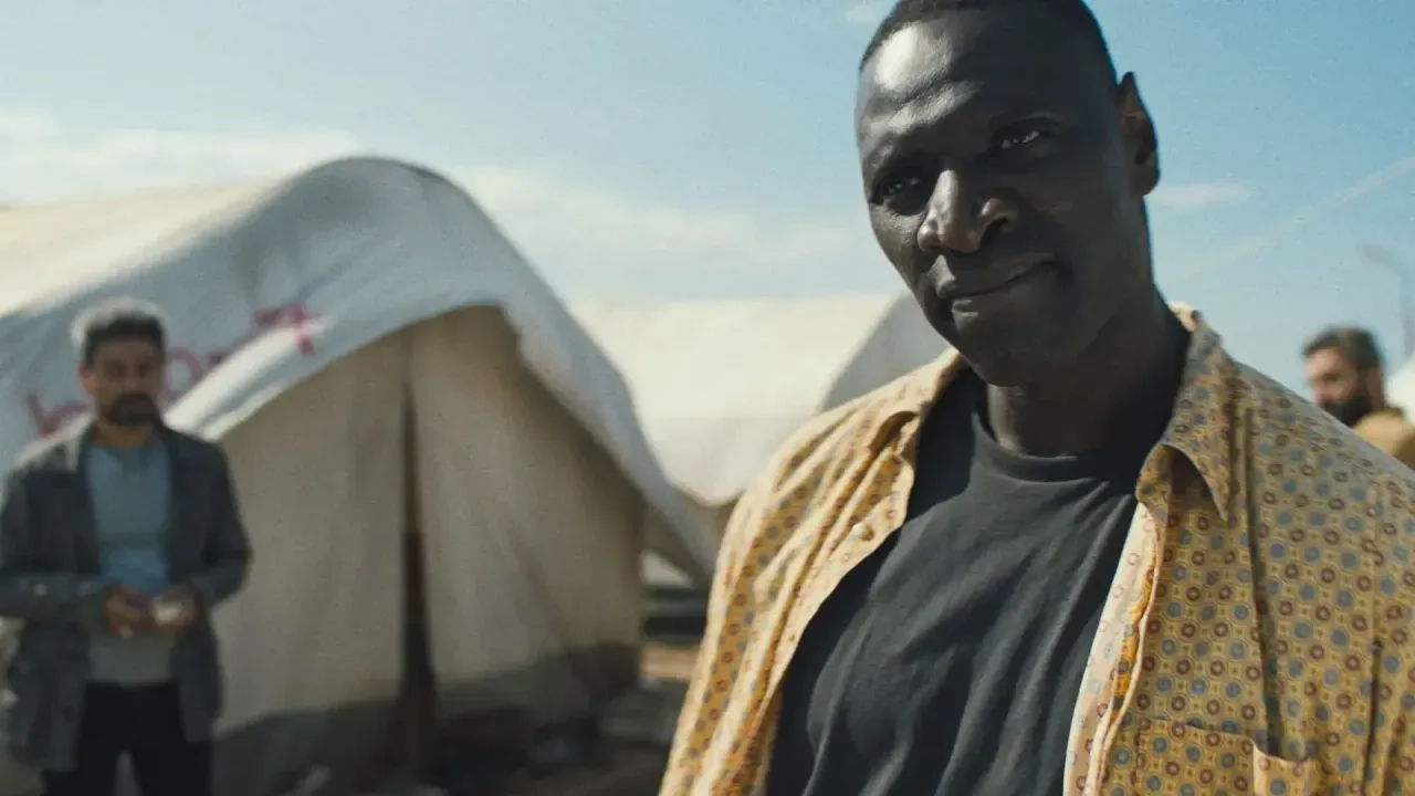 Le Passage : Omar Sy dans un film sur l'exil et la survie 